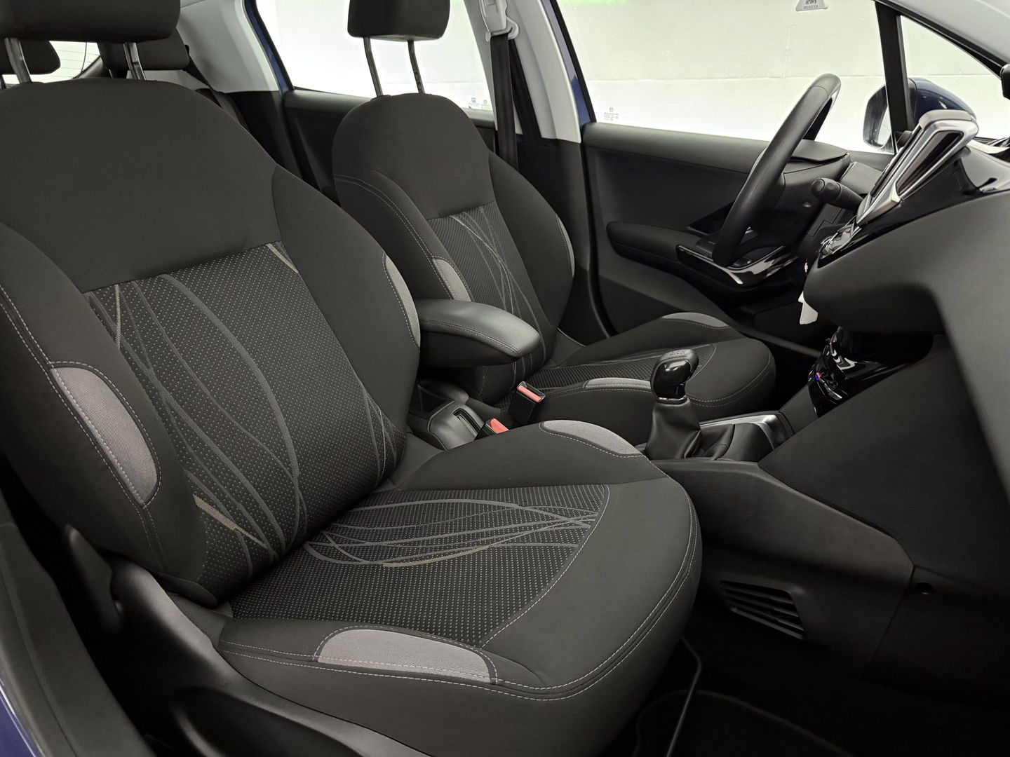 Peugeot 208 1.2 VTi Envy Clima | Cruise | Navigatie | Parkeersens. l Hagelschade l NAP