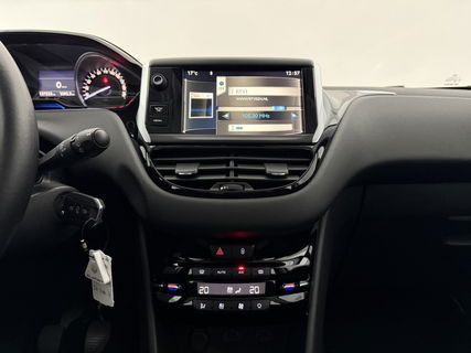 Peugeot 208 1.2 VTi Envy | NAP | Clima | Cruise | Navigatie | Parkeersensoren