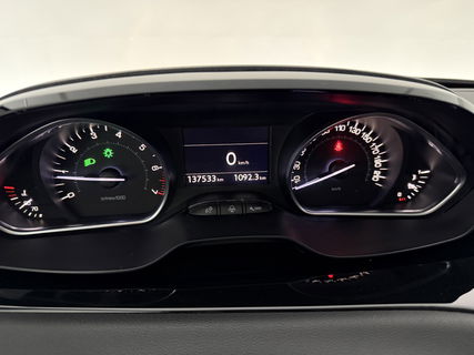 Peugeot 208 1.2 VTi Envy | NAP | Clima | Cruise | Navigatie | Parkeersensoren