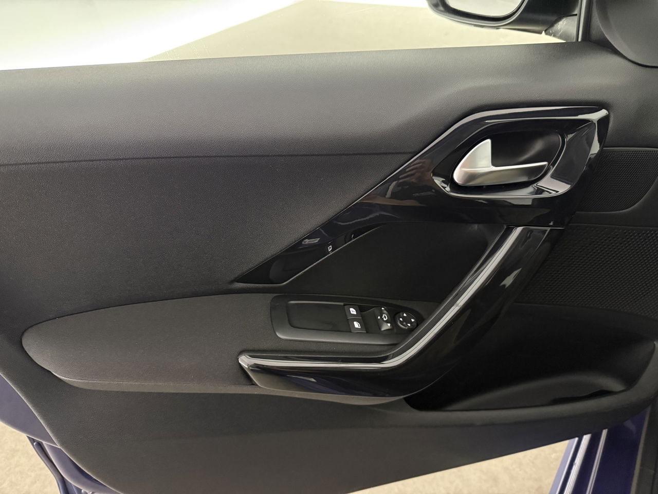 Peugeot 208 1.2 VTi Envy | NAP | Clima | Cruise | Navigatie | Parkeersensoren