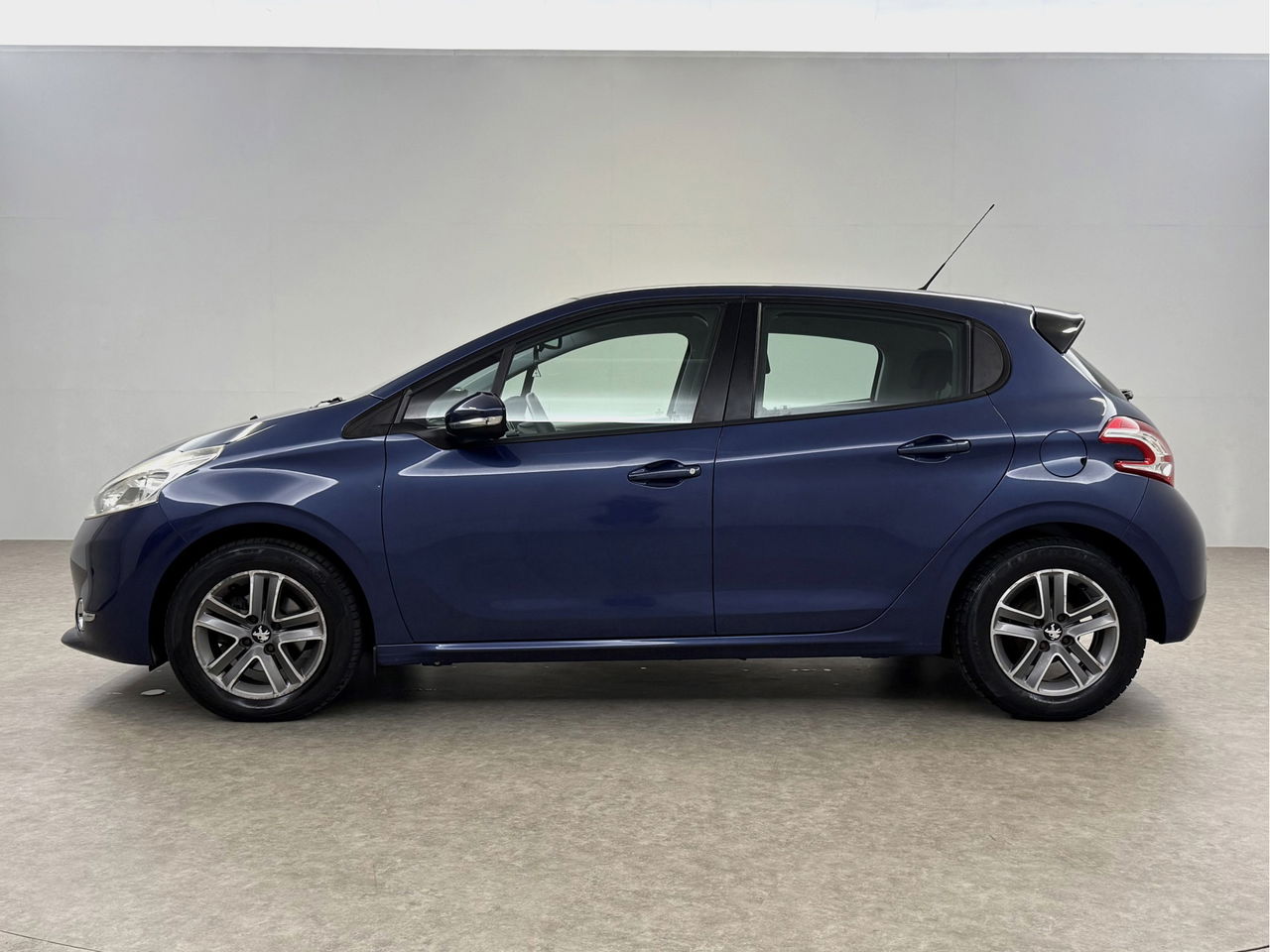 Peugeot 208 1.2 VTi Envy | NAP | Clima | Cruise | Navigatie | Parkeersensoren