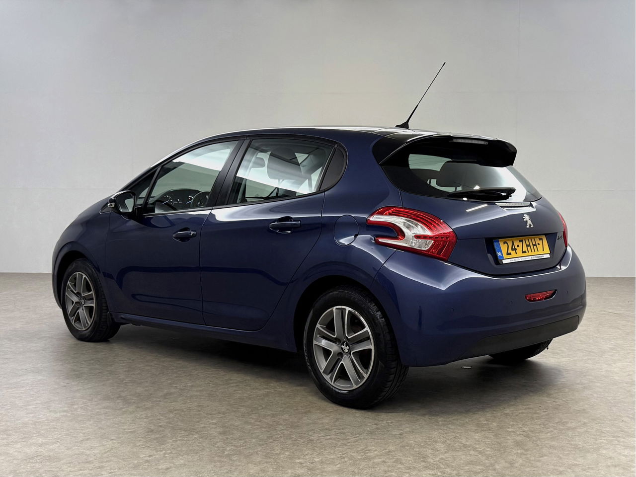 Peugeot 208 1.2 VTi Envy | NAP | Clima | Cruise | Navigatie | Parkeersensoren