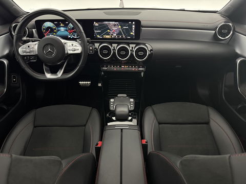 Mercedes-Benz CLA-Klasse 180 AMG | Pano | LED | Trekhaak | Virtual | Camera | Carplay | Cruise