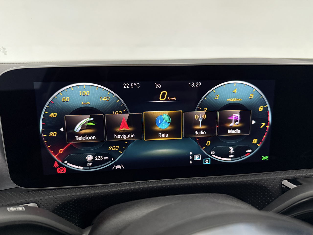 Mercedes-Benz CLA-Klasse 180 AMG | Panoramadak | LED | Trekhaak | Virtual Cockpit | Camera | Carplay | Cruise