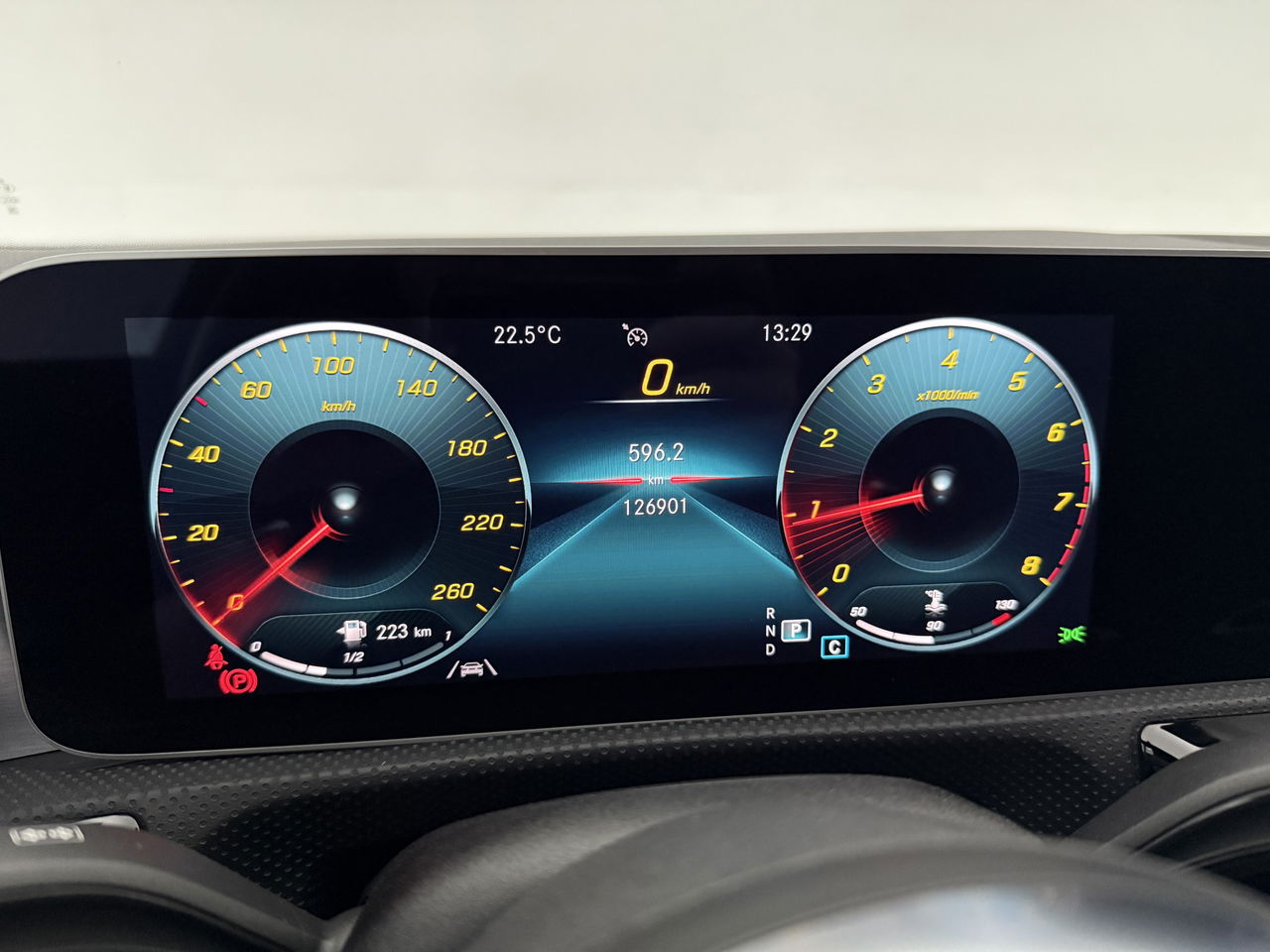 Mercedes-Benz CLA-Klasse 180 AMG | Panoramadak | LED | Trekhaak | Virtual Cockpit | Camera | Carplay | Cruise