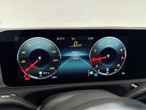 Mercedes-Benz CLA-Klasse 180 AMG | Pano | LED | Trekhaak | Virtual | Camera | Carplay | Cruise