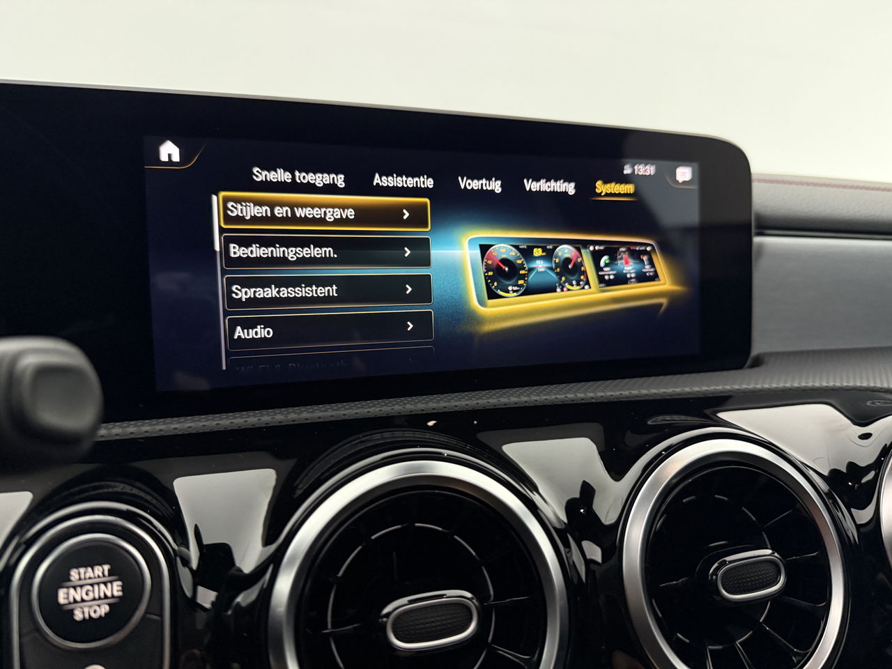 Mercedes-Benz CLA-Klasse 180 AMG | Panoramadak | LED | Trekhaak | Virtual Cockpit | Camera | Carplay | Cruise