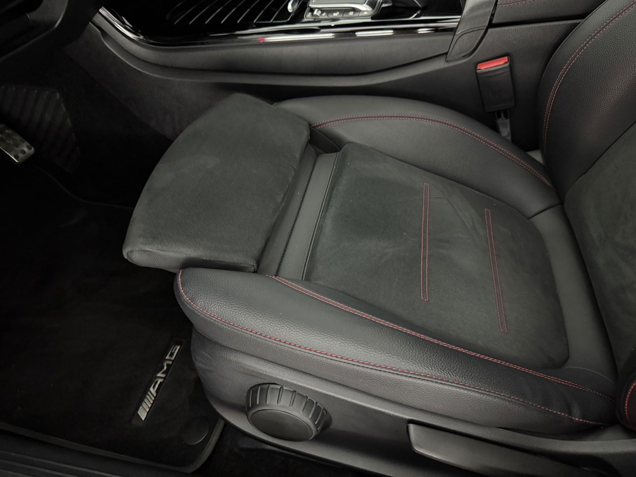 Mercedes-Benz CLA-Klasse 180 AMG | Panoramadak | LED | Trekhaak | Virtual Cockpit | Camera | Carplay | Cruise
