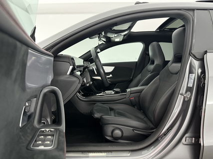 Mercedes-Benz CLA-Klasse 180 AMG | Panoramadak | LED | Trekhaak | Virtual Cockpit | Camera | Carplay | Cruise