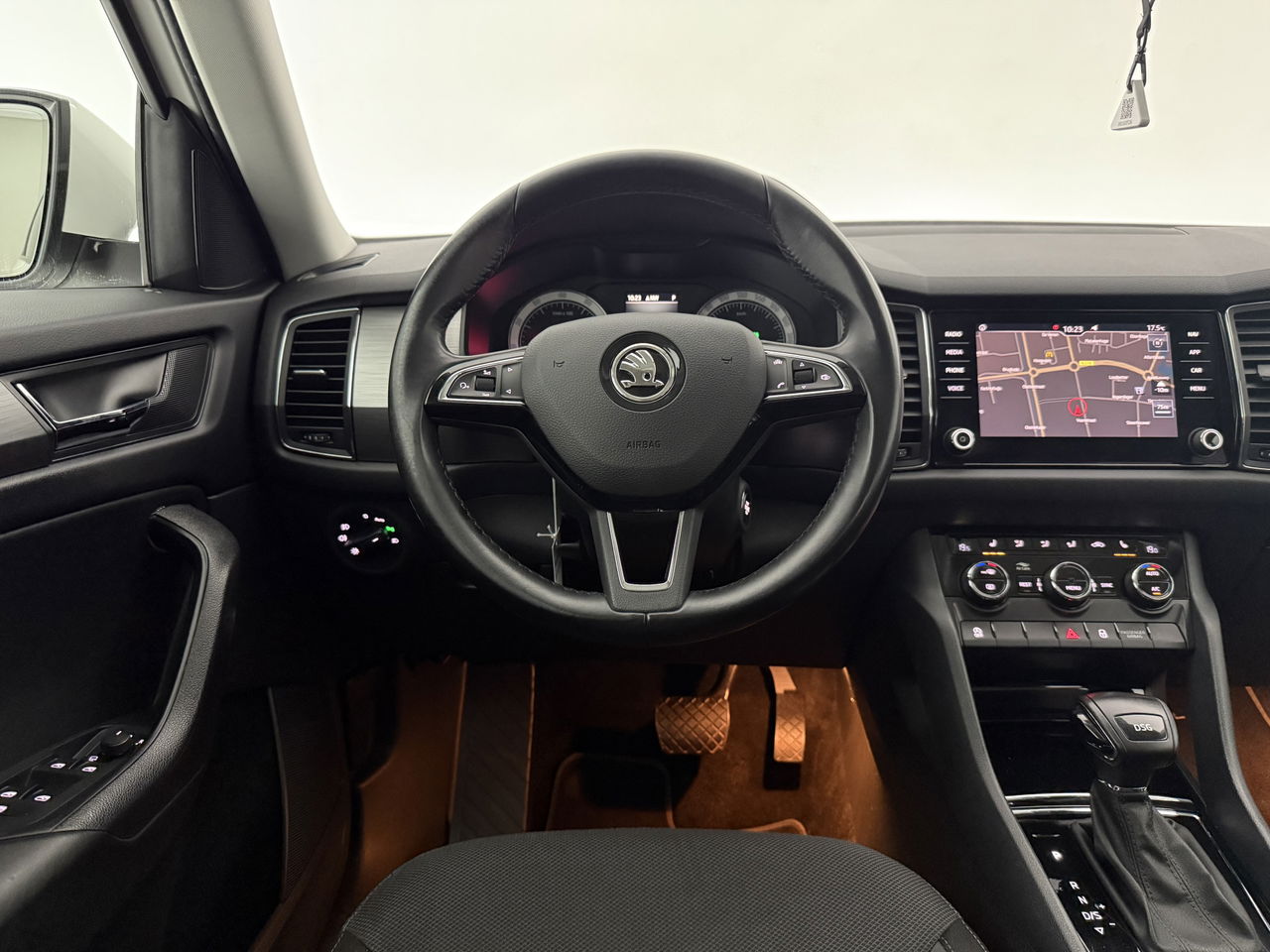 Škoda Kodiaq 1.4 TSI ACT | LED | Carplay | Trekhaak | Navigatie | Parkeersens. | Stoelverwarming | 17"LMV