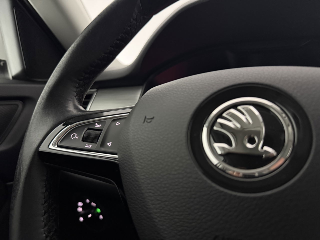 Škoda Kodiaq 1.4 TSI ACT | LED | Carplay | Trekhaak | Navigatie | Parkeersens. | Stoelverwarming | 17"LMV