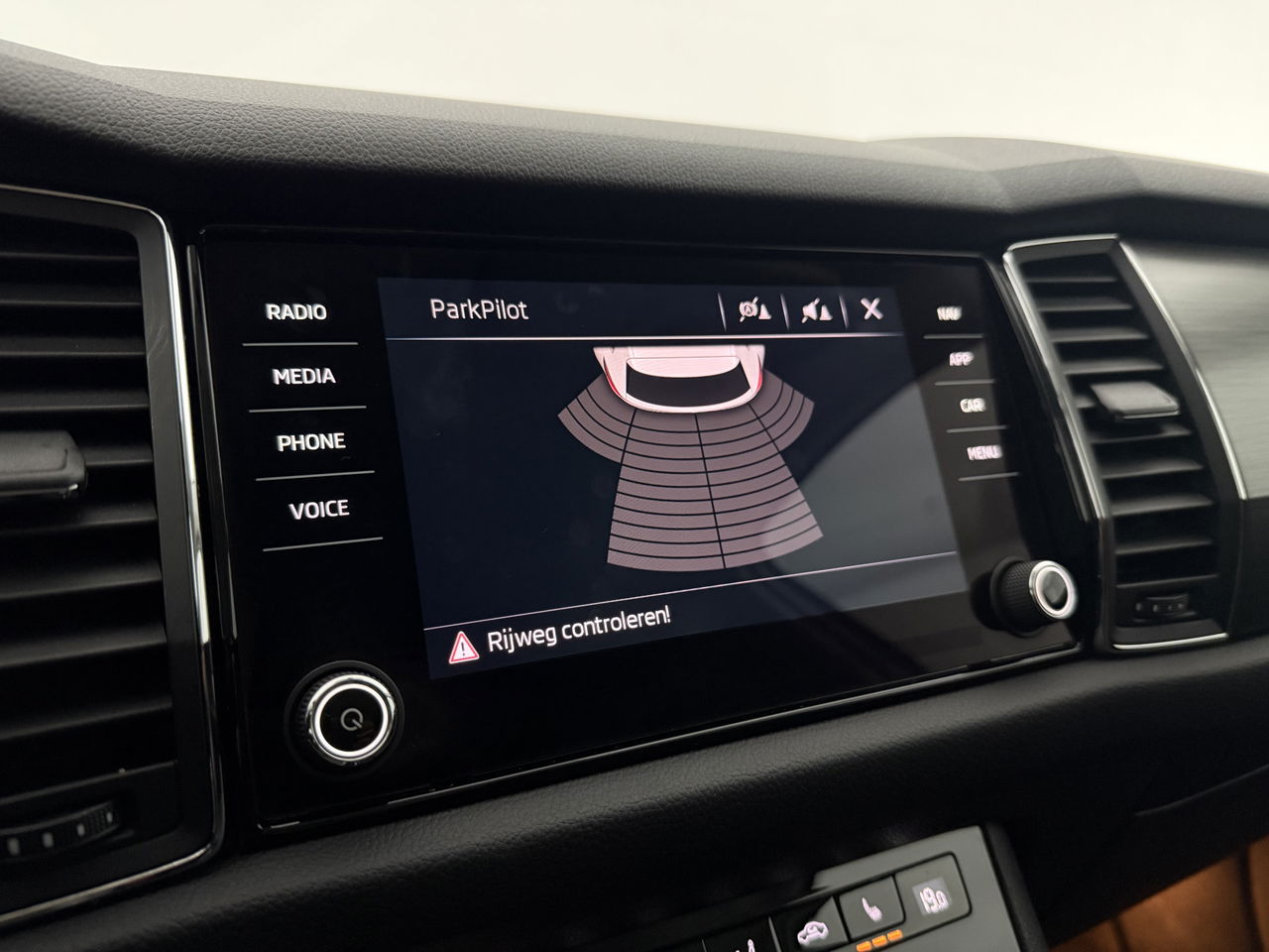 Škoda Kodiaq 1.4 TSI ACT | LED | Carplay | Trekhaak | Navigatie | Parkeersens. | Stoelverwarming | 17"LMV