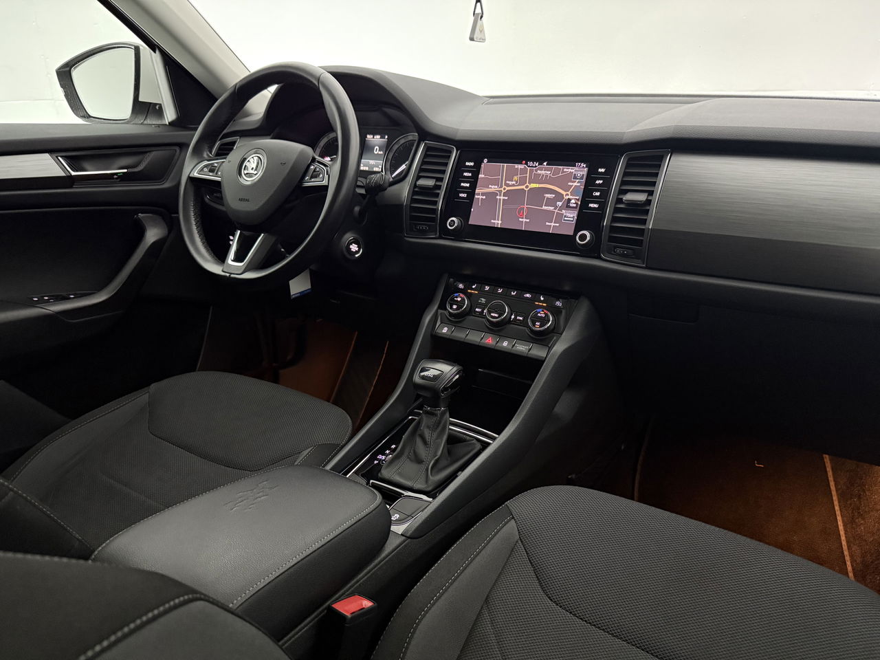 Škoda Kodiaq 1.4 TSI ACT | LED | Carplay | Trekhaak | Navigatie | Parkeersens. | Stoelverwarming | 17"LMV