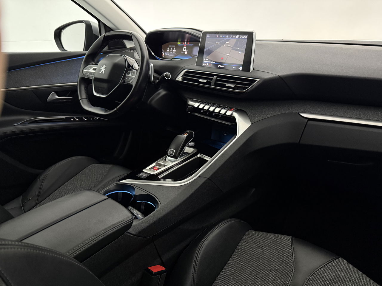Peugeot 3008 1.2 PureTech | Sfeerver. | 360° | Trekhaak | LED | Virtual Cockpit | Carplay | Cruisecontr.