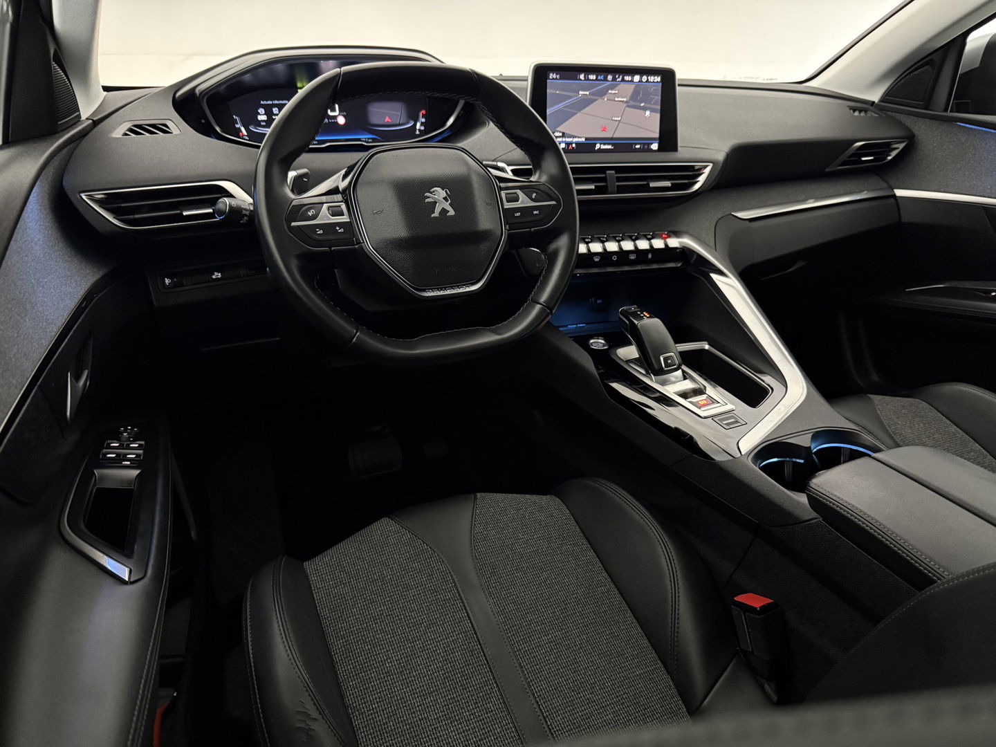 Peugeot 3008 1.2 PureTech | Sfeerverl. | 360° Camera | Virtual | LED | Carplay | Cruise | Trekh. l NAP