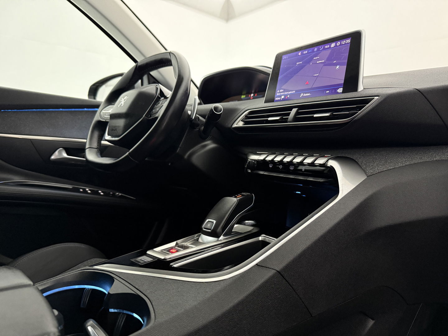 Peugeot 3008 1.2 PureTech | Sfeerverl. | 360° Camera | Virtual | LED | Carplay | Cruise | Trekh. l NAP