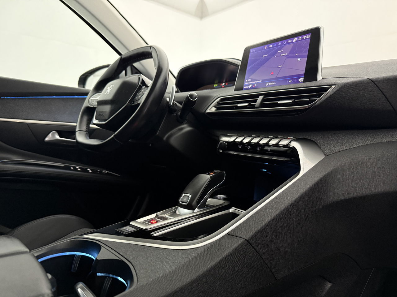 Peugeot 3008 1.2 PureTech | Sfeerver. | 360° | Trekhaak | LED | Virtual Cockpit | Carplay | Cruisecontr.