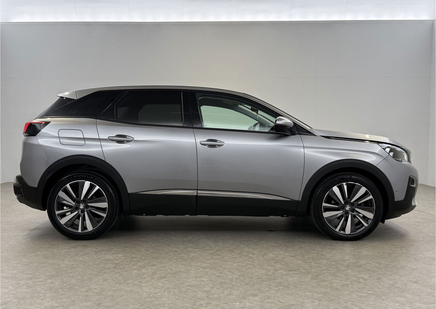 Peugeot 3008 1.2 PureTech | Sfeerverl. | 360° Camera | Virtual | LED | Carplay | Cruise | Trekh. l NAP