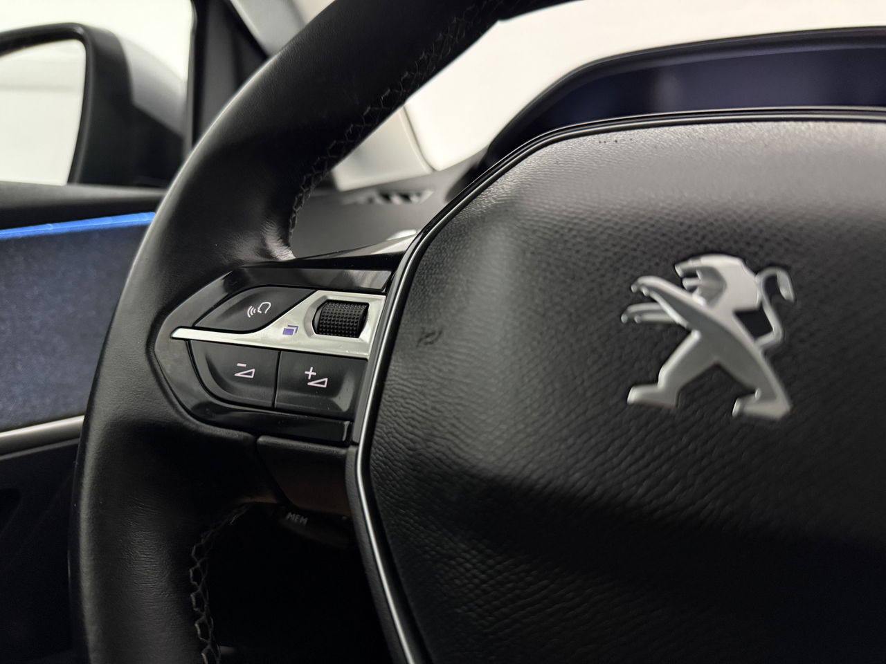 Peugeot 3008 1.2 PureTech | Sfeerver. | 360° | Trekhaak | LED | Virtual Cockpit | Carplay | Cruisecontr.