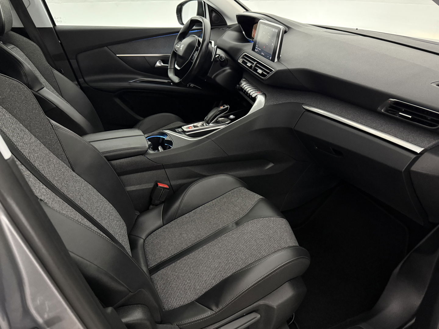 Peugeot 3008 1.2 PureTech | Sfeerverl. | 360° Camera | Virtual | LED | Carplay | Cruise | Trekh. l NAP
