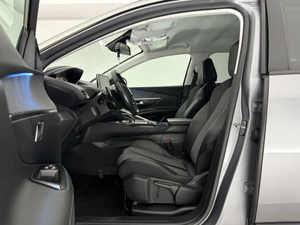 Peugeot 3008 1.2 PureTech | Sfeerver. | 360° | Trekhaak | LED | Virtual Cockpit | Carplay | Cruisecontr.