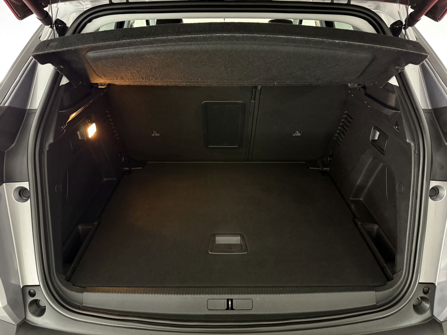 Peugeot 3008 1.2 PureTech | Sfeerverl. | 360° Camera | Virtual | LED | Carplay | Cruise | Trekh. l NAP