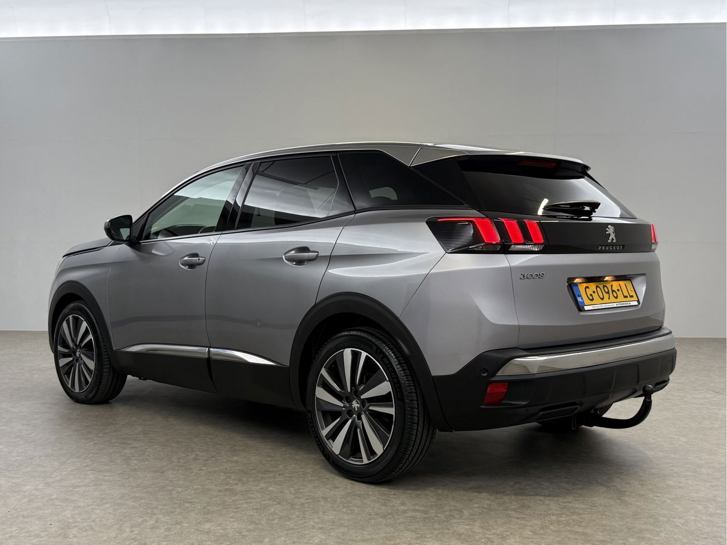 Peugeot 3008 1.2 PureTech | Sfeerverl. | 360° Camera | Virtual | LED | Carplay | Cruise | Trekh. l NAP