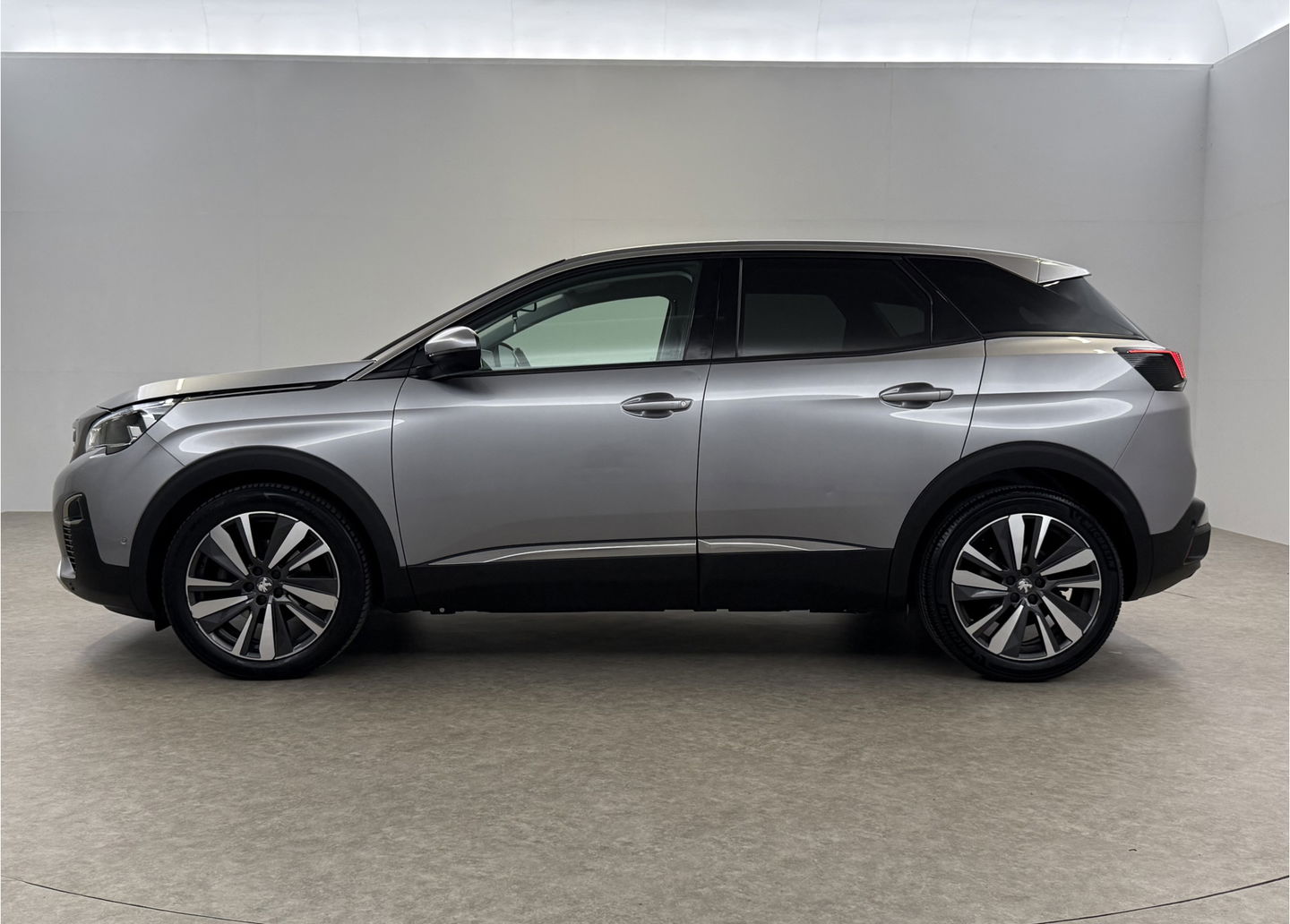 Peugeot 3008 1.2 PureTech | Sfeerverl. | 360° Camera | Virtual | LED | Carplay | Cruise | Trekh. l NAP