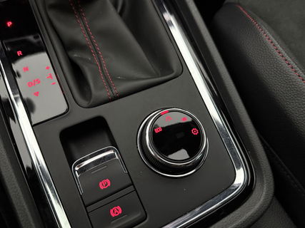 SEAT Ateca 1.5 TSI FR | 360° | Panoramadak | LED | Trekhaak | Virtual Cockpit | Sfeerver. | Carplay