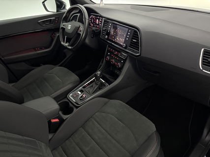 SEAT Ateca 1.5 TSI FR | 360° | Panoramadak | LED | Trekhaak | Virtual Cockpit | Sfeerver. | Carplay