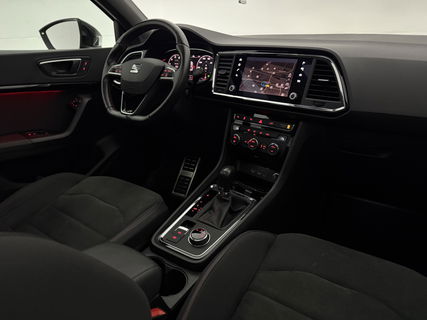 SEAT Ateca 1.5 TSI FR | 360° | Panoramadak | LED | Trekhaak | Virtual Cockpit | Sfeerver. | Carplay