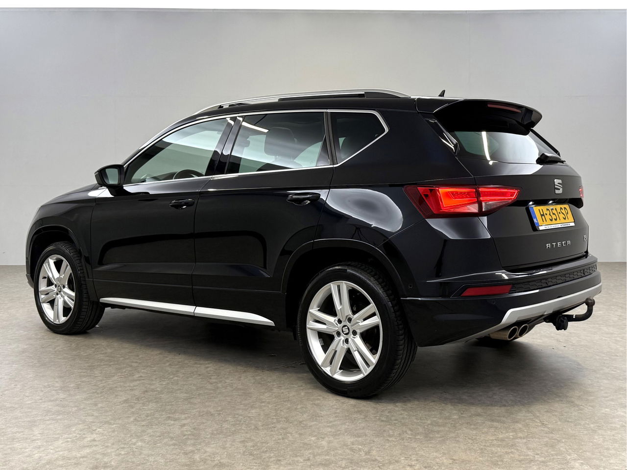 SEAT Ateca 1.5 TSI FR | 360° | Panoramadak | LED | Trekhaak | Virtual Cockpit | Sfeerver. | Carplay
