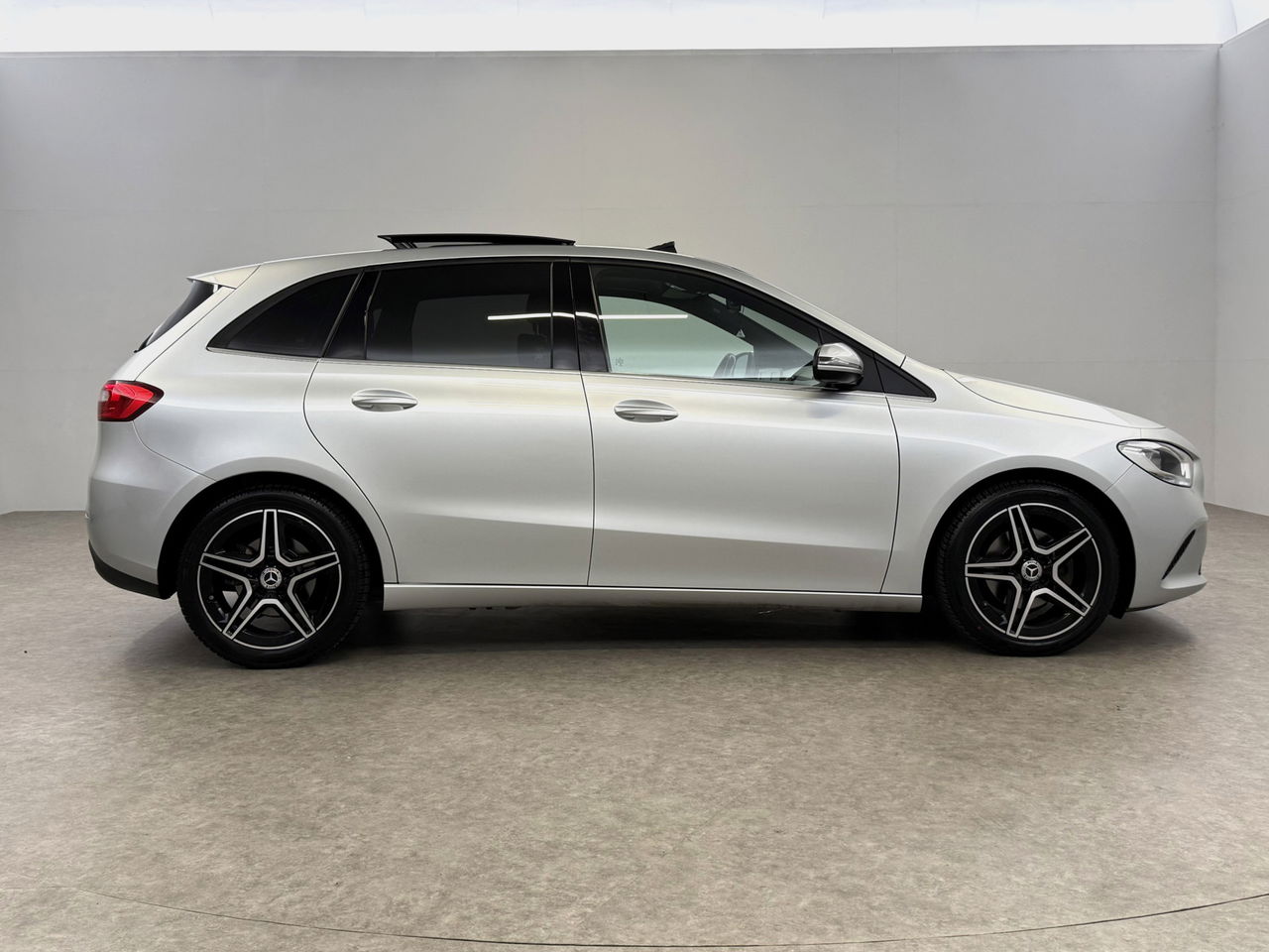 Mercedes-Benz B-Klasse 200 | Pano | Virtual | Camera | Cruise | LED | Stoelverw.