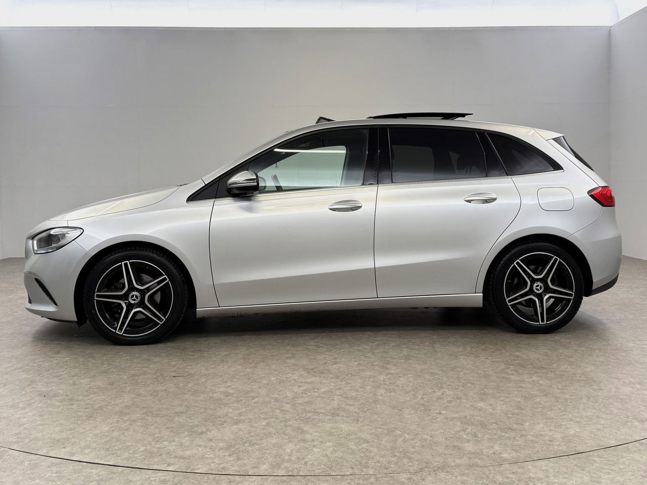 Mercedes-Benz B-Klasse 200 | Pano | Virtual | Camera | Cruise | LED | Stoelverw.