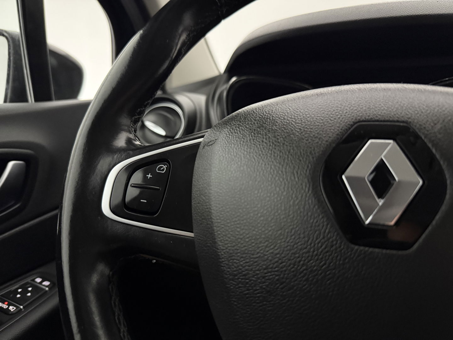 Renault Captur 0.9 TCe Intens | LED | Clima | Cruise | Navigatie | Carplay