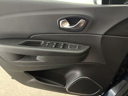 Renault Captur 0.9 TCe Intens | LED | Clima | Cruise | Navigatie | 17''LMV | Orig. NL