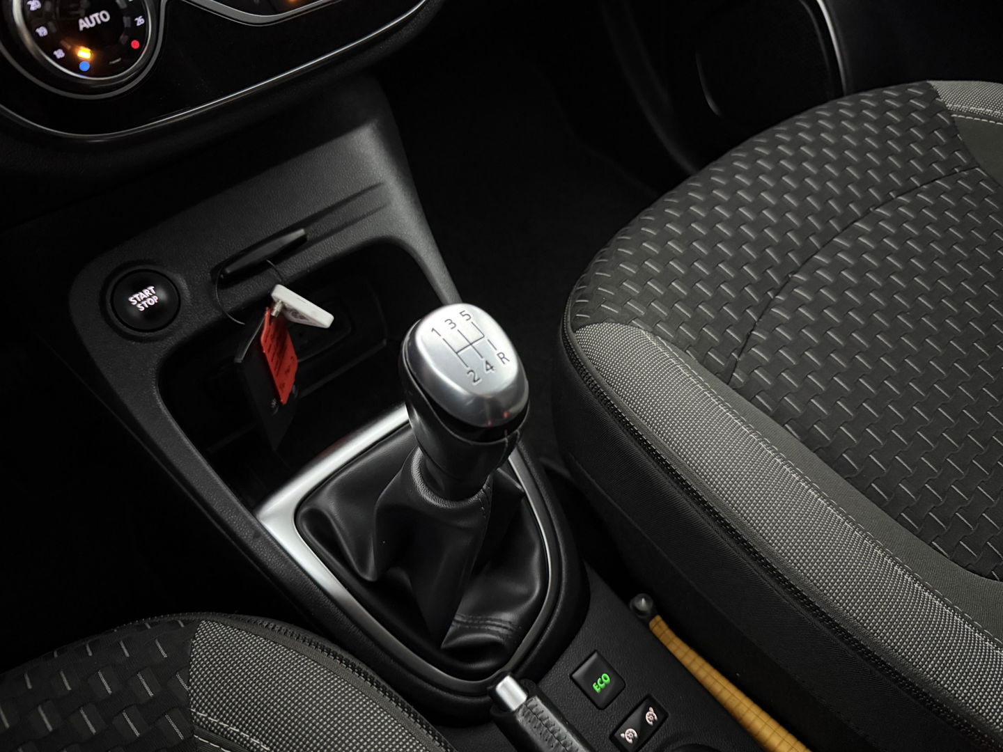 Renault Captur 0.9 TCe Intens | LED | Clima | Cruise | Navigatie | Carplay
