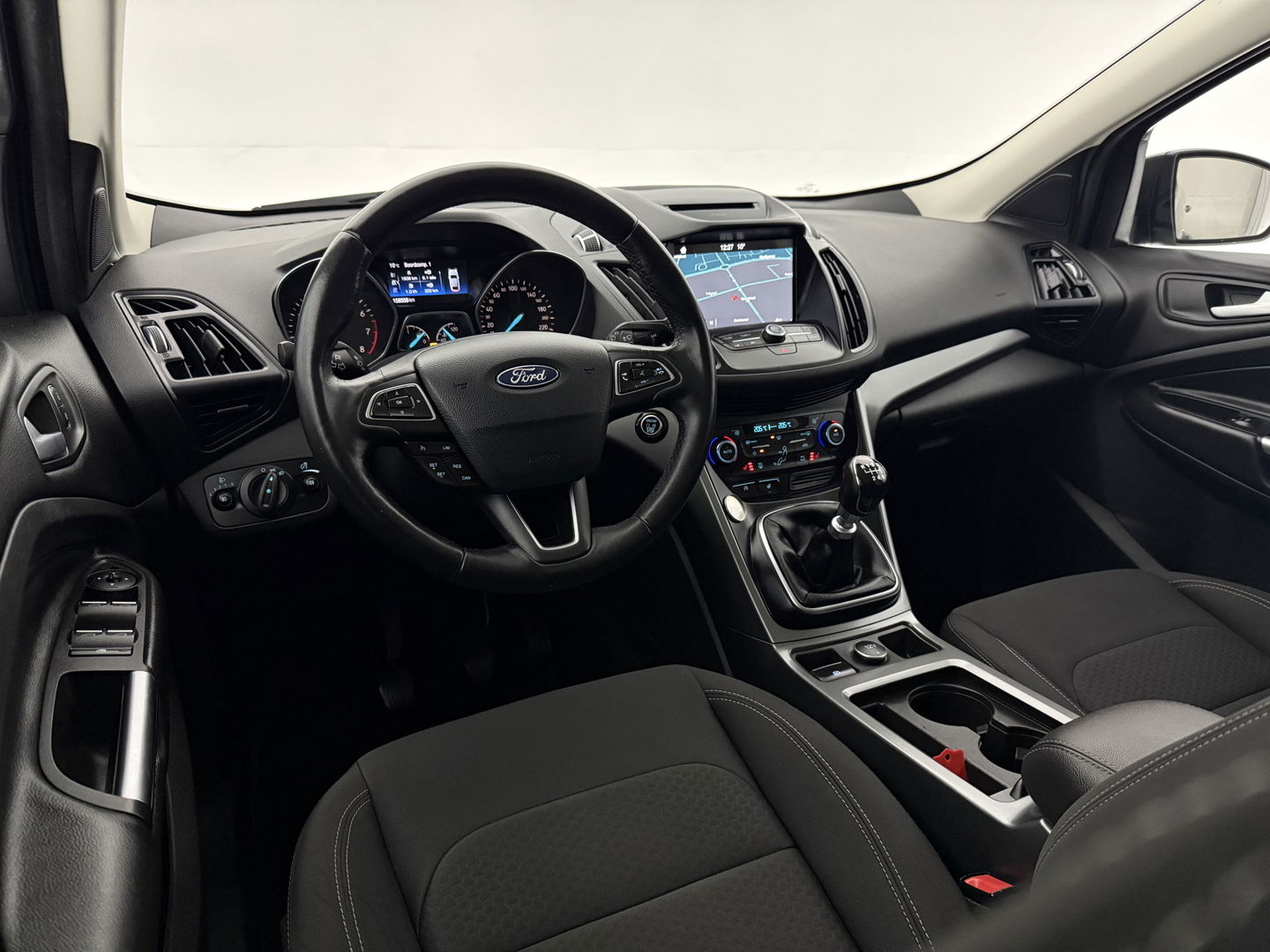 Ford Kuga 1.5 EcoBoost Titanium | LED | Stuur/Stoelverw. l Carplay | Clima | Cruise | Navigatie | Parkeersens.