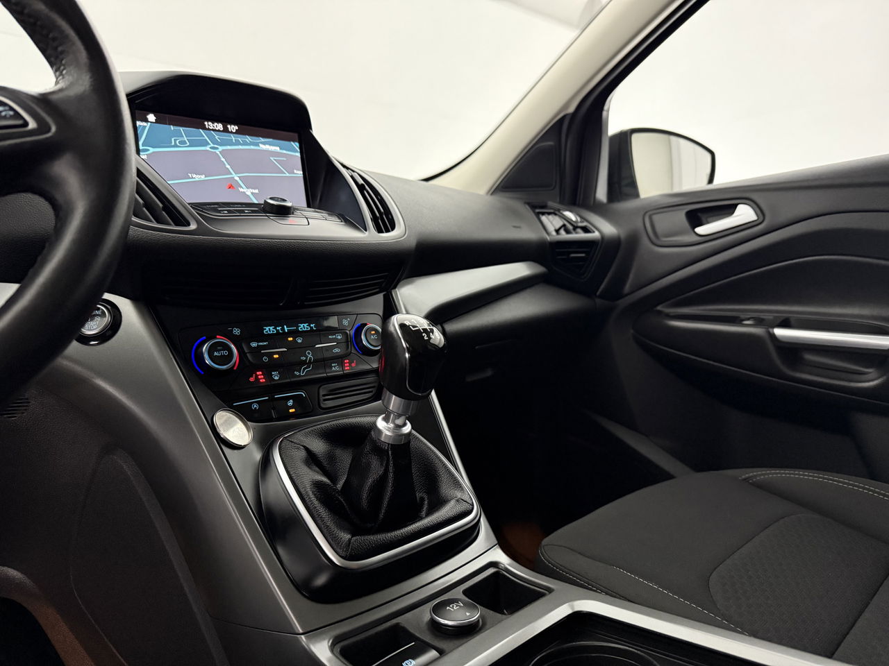 Ford Kuga 1.5 EcoBoost Titanium | LED | Carplay | Clima | Cruise | Navigatie | Parkeersens.
