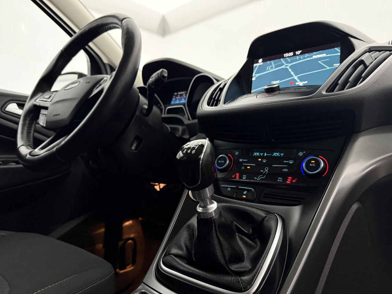 Ford Kuga 1.5 EcoBoost Titanium | LED | Carplay | Clima | Cruise | Navigatie | Parkeersens.
