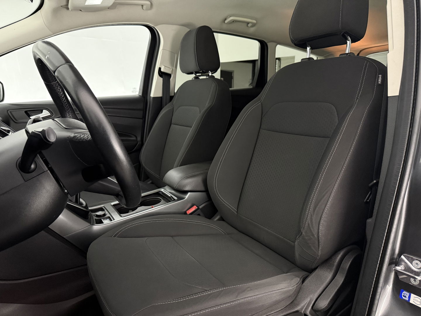 Ford Kuga 1.5 EcoBoost Titanium | LED | Stuur/Stoelverw. l Carplay | Clima | Cruise | Navigatie | Parkeersens.