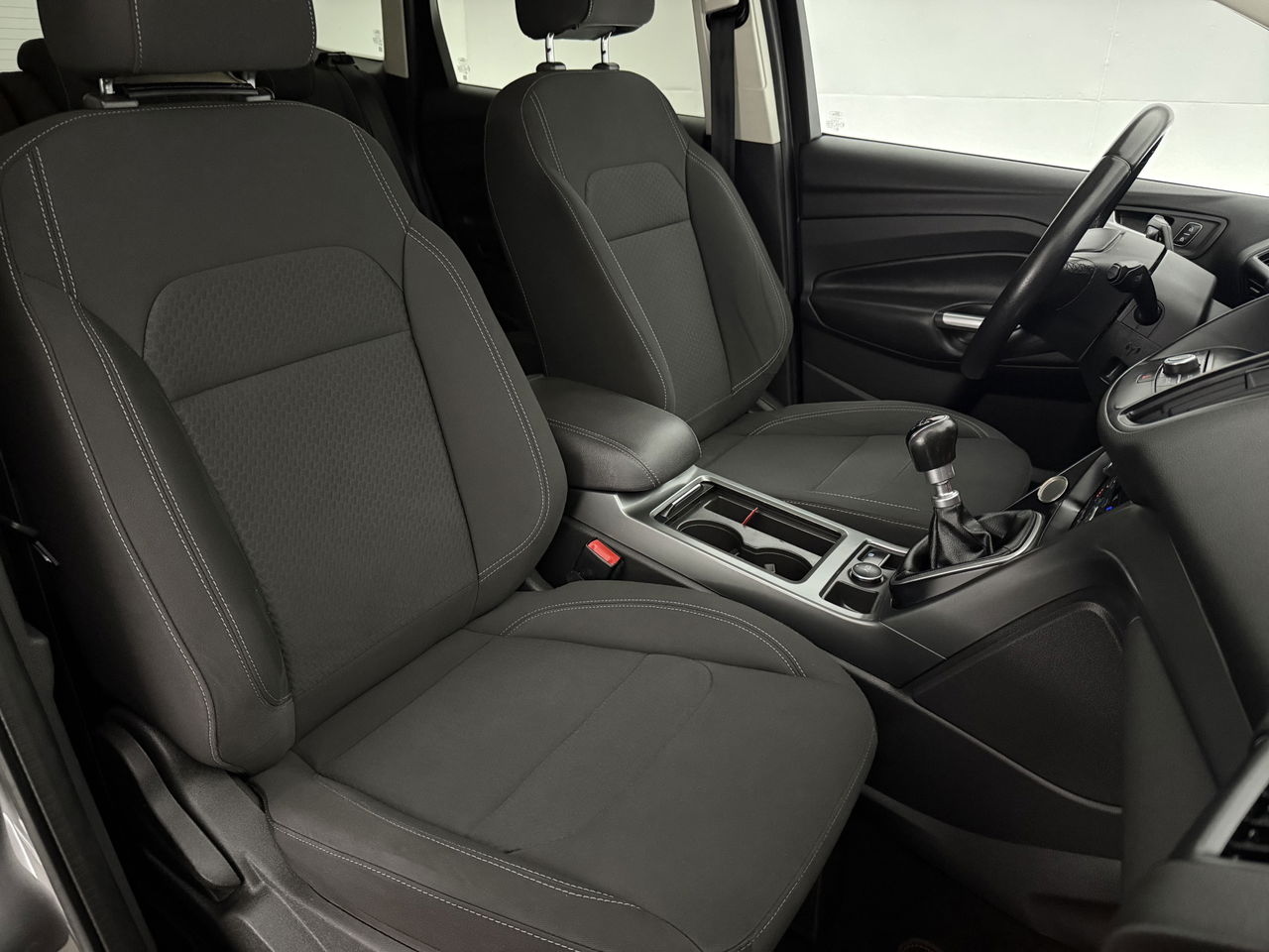 Ford Kuga 1.5 EcoBoost Titanium | LED | Carplay | Clima | Cruise | Navigatie | Parkeersens.