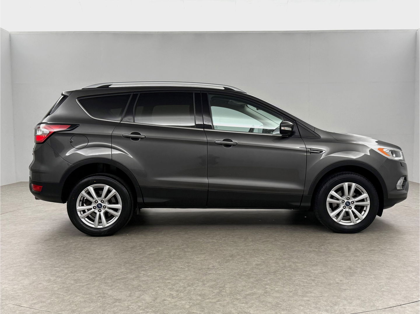 Ford Kuga 1.5 EcoBoost Titanium | LED | Stuur/Stoelverw. l Carplay | Clima | Cruise | Navigatie | Parkeersens.