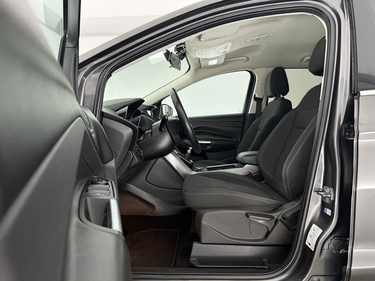 Ford Kuga 1.5 EcoBoost Titanium | LED | Carplay | Clima | Cruise | Navigatie | Parkeersens.