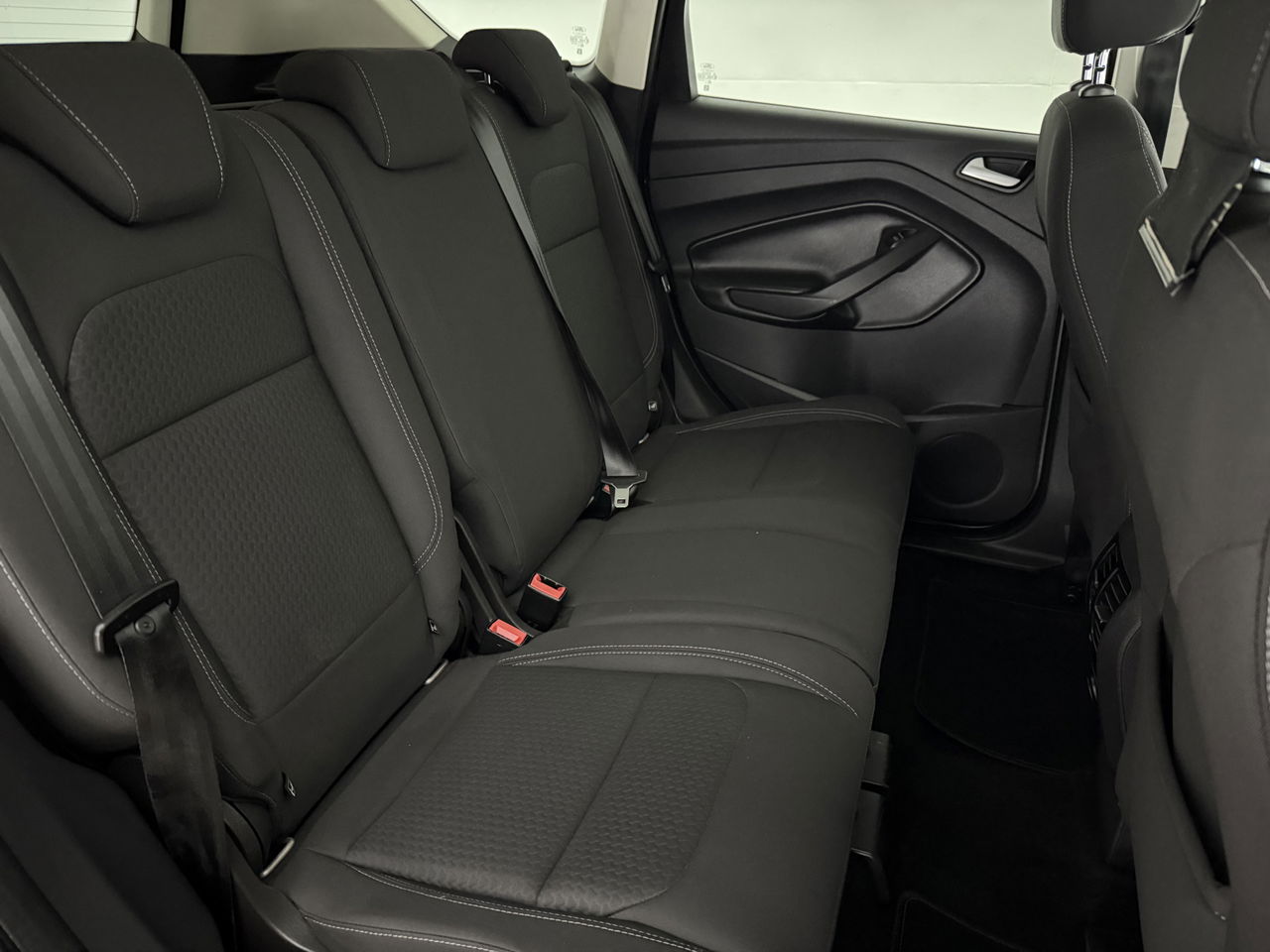 Ford Kuga 1.5 EcoBoost Titanium | LED | Carplay | Clima | Cruise | Navigatie | Parkeersens.