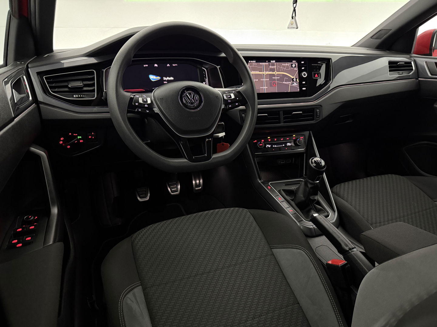 Volkswagen Polo 1.0 TSI 116PK R-line | LED | Virtual | Adaptive Cruise | Carplay | Camera | Parkeersens. | NAP