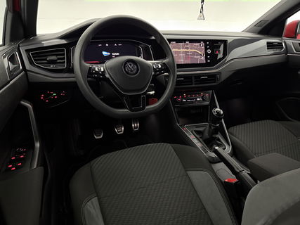 Volkswagen Polo 1.0 TSI 116PK R-line | LED | Virtual Cockpit | Adaptive Cruise | Carplay | Camera | Parkeersens.