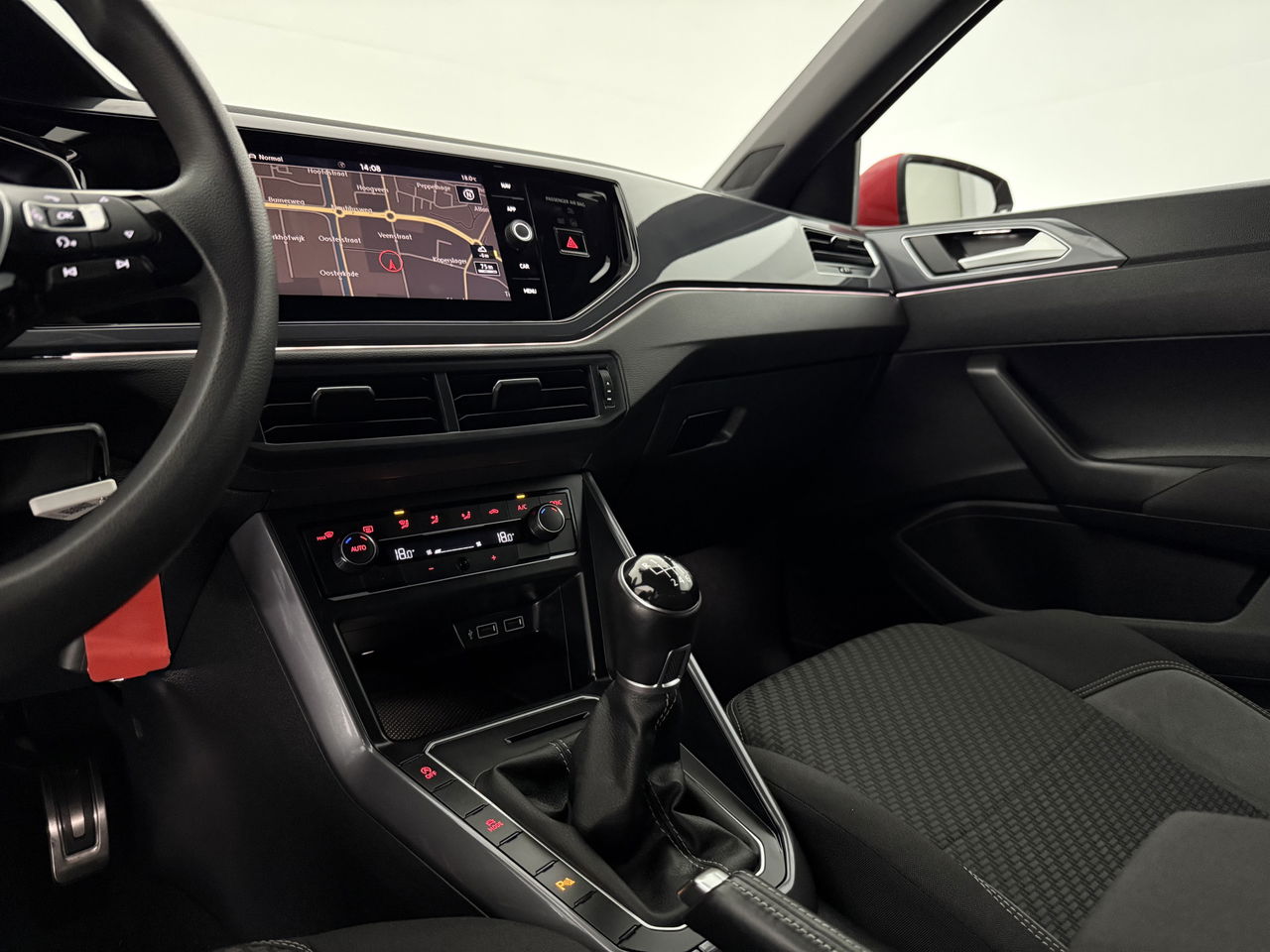 Volkswagen Polo 1.0 TSI 116PK R-line | LED | Virtual Cockpit | Adaptive Cruise | Carplay | Camera | Parkeersens.