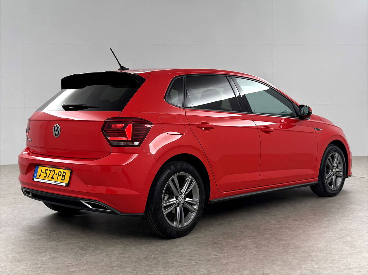 Volkswagen Polo 1.0 TSI 116PK R-line | LED | Virtual Cockpit | Adaptive Cruise | Carplay | Camera | Parkeersens.