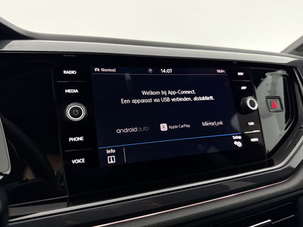 Volkswagen Polo 1.0 TSI 116PK R-line | LED | Virtual Cockpit | Adaptive Cruise | Carplay | Camera | Parkeersens.